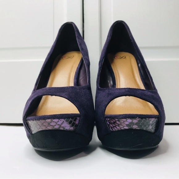HEART IN D Purple Open Toe Suede High Heels Size 9❗️PRICE IS FIRM❗️ - Picture 2 of 9